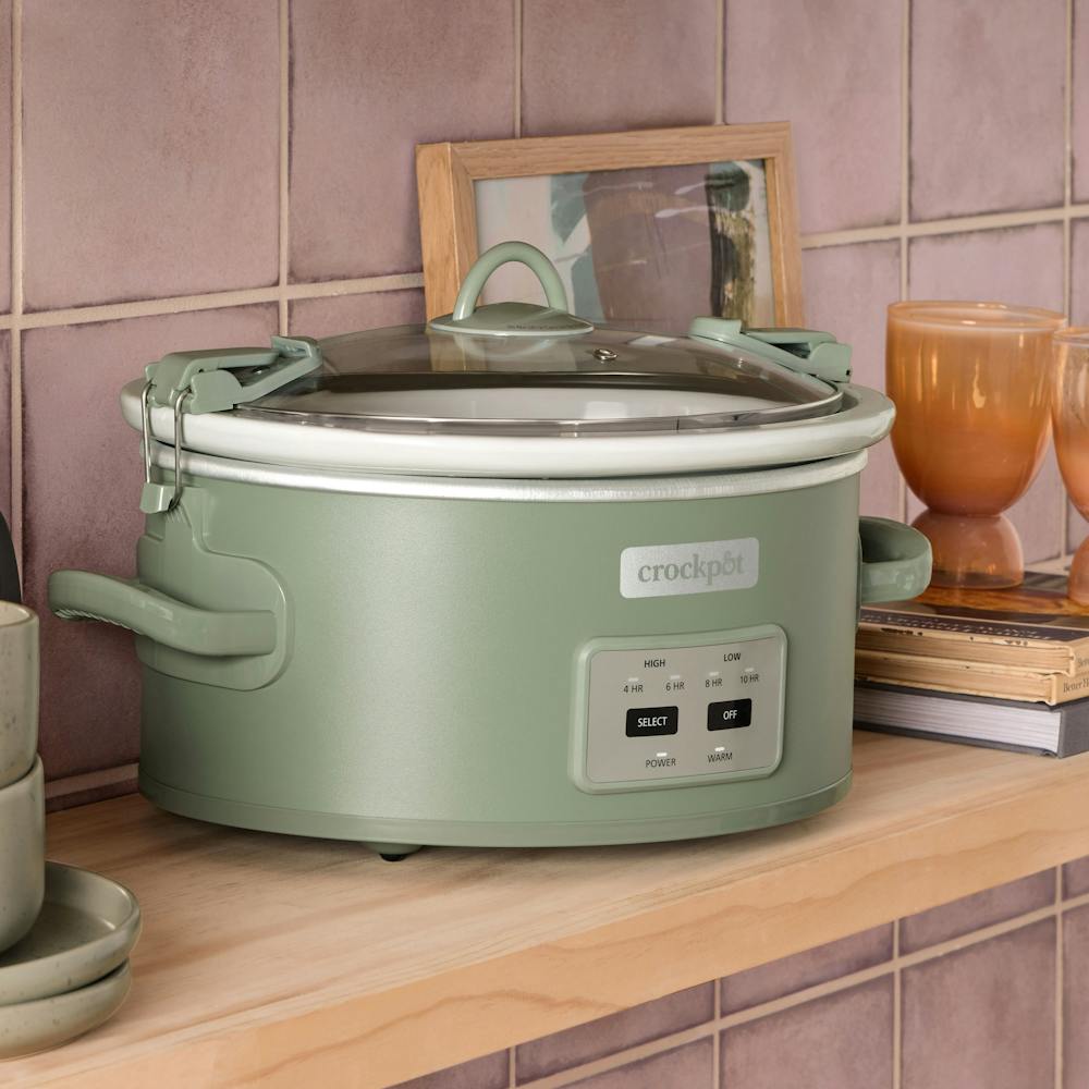 crock-pot-programmable-design-series-6-quart-cook-and-carry-slow-cooker-moonshine-k0 35da96db-7241-3d5a-8296-0e309727e190.jpg