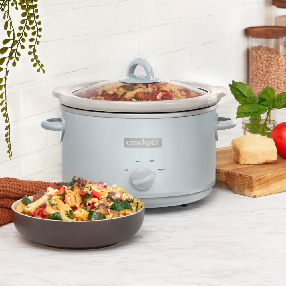 crock-pot-manual-design-series-4-5-quart-slow-cooker-macaroon-blue-v8 DC-39109-Crockpot_2022FallDesigns-Macaron-ATF04-nogfx